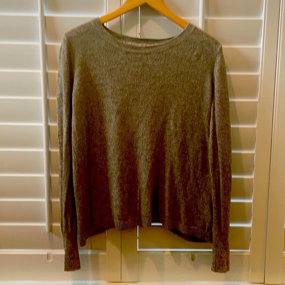 Banana Republic | Split back knit top | M
